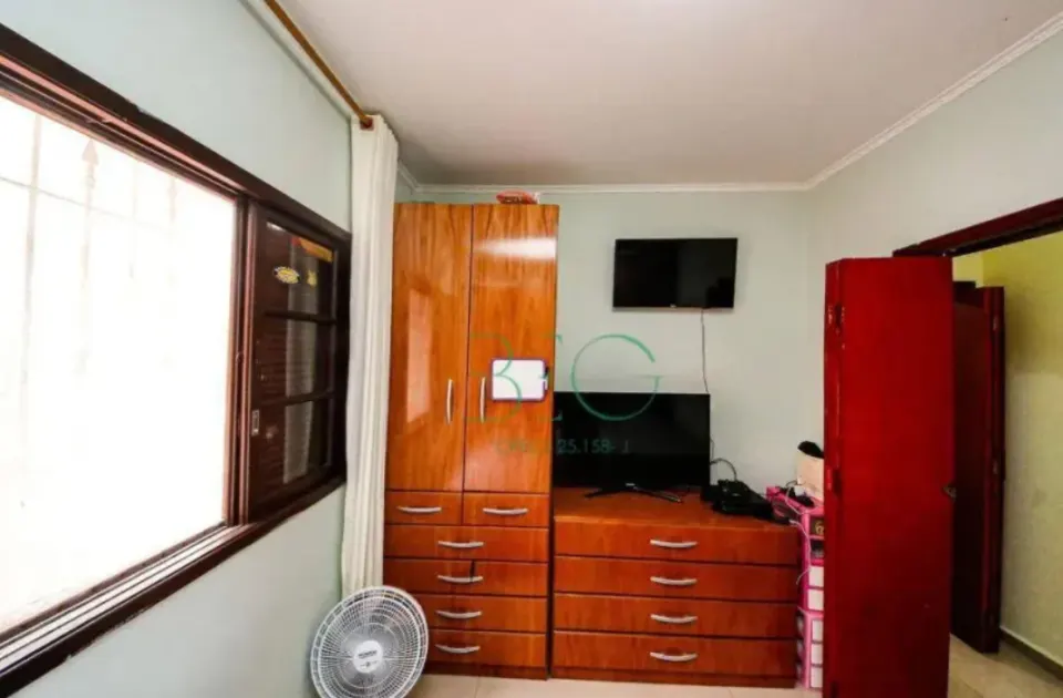 Casa com 2 dormitórios e edícula